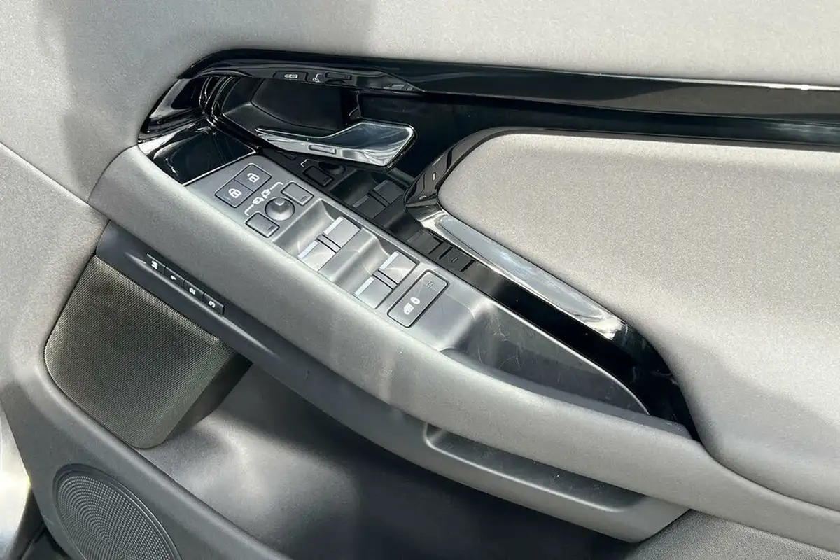 2024-land-rover-range-rover-evoque-20-d200-dynamic-se-big-44