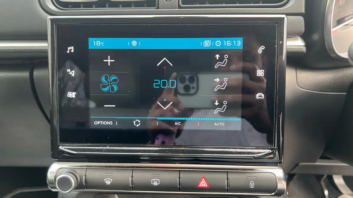 2022-citroen-c3-12-puretech-saint-james-83ps-big-30
