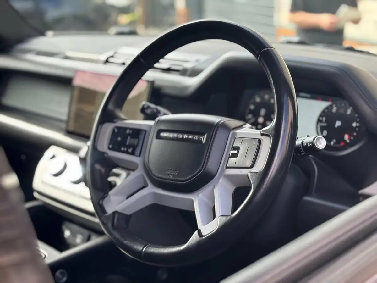 2022-land-rover-110-defender-30-d300-hard-top-hse-110-big-47