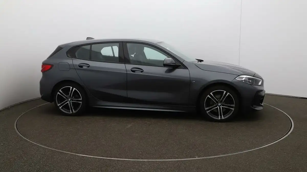 2021-bmw-1-series-15-118i-m-sport-lcp-big-39
