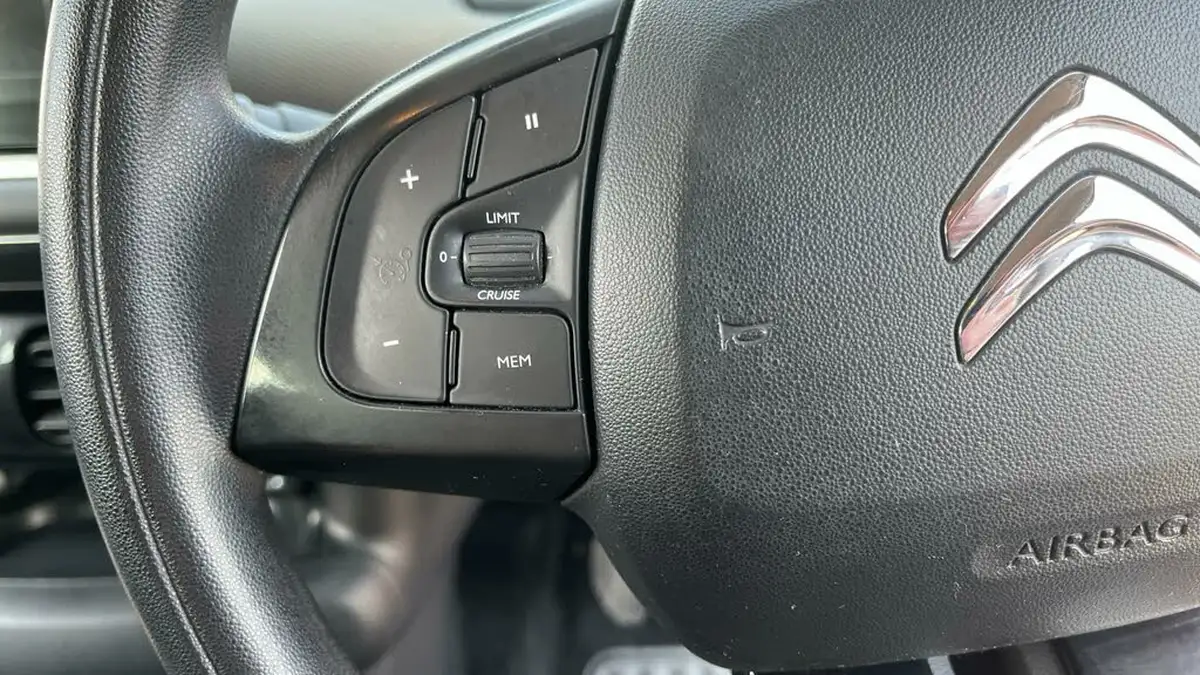 2016-citroen-c4-cactus-12-puretech-touch-big-25