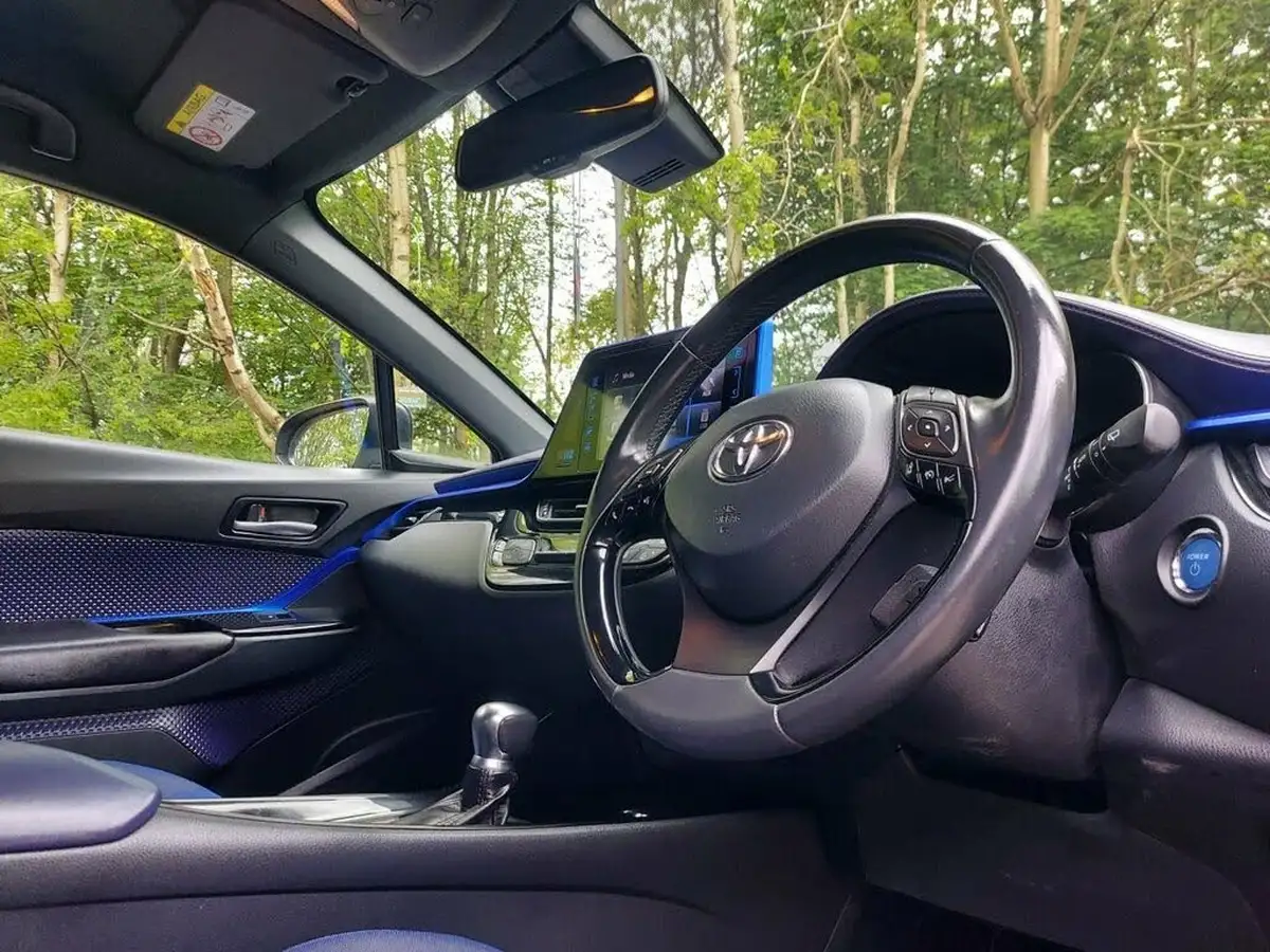 2018-toyota-c-hr-18-vvt-i-dynamic-big-24