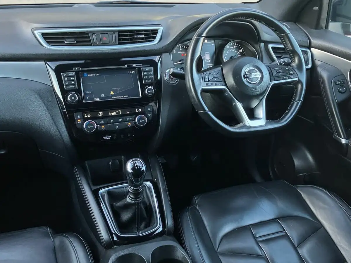 2018-nissan-qashqai-12-dig-t-tekna-big-42