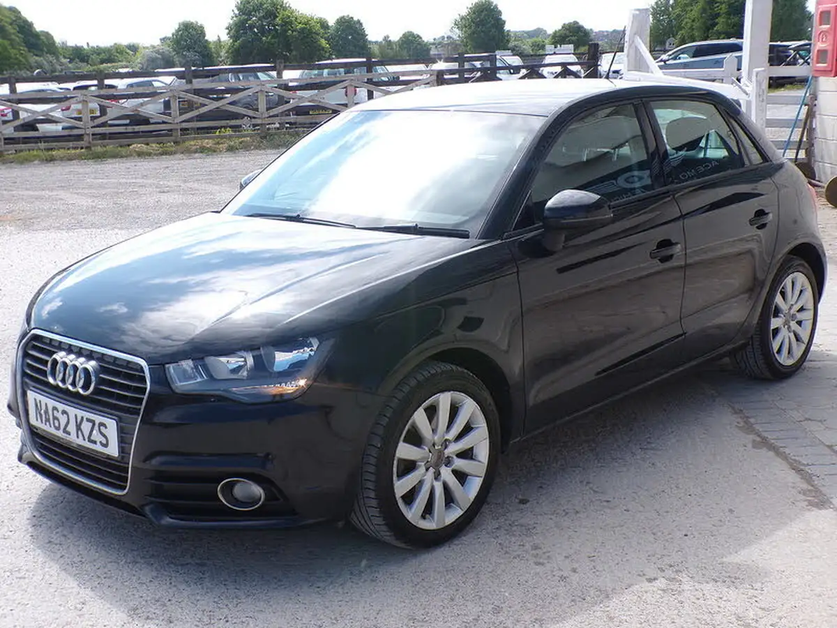 2012-audi-a1-16td-sportback-5d-big-3