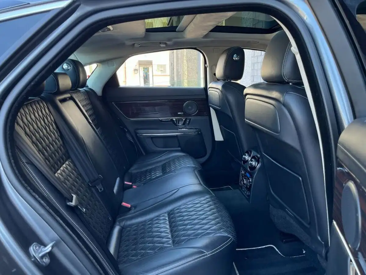 2015-jaguar-xj-series-30td-xj-portfolio-swb-auto-big-12