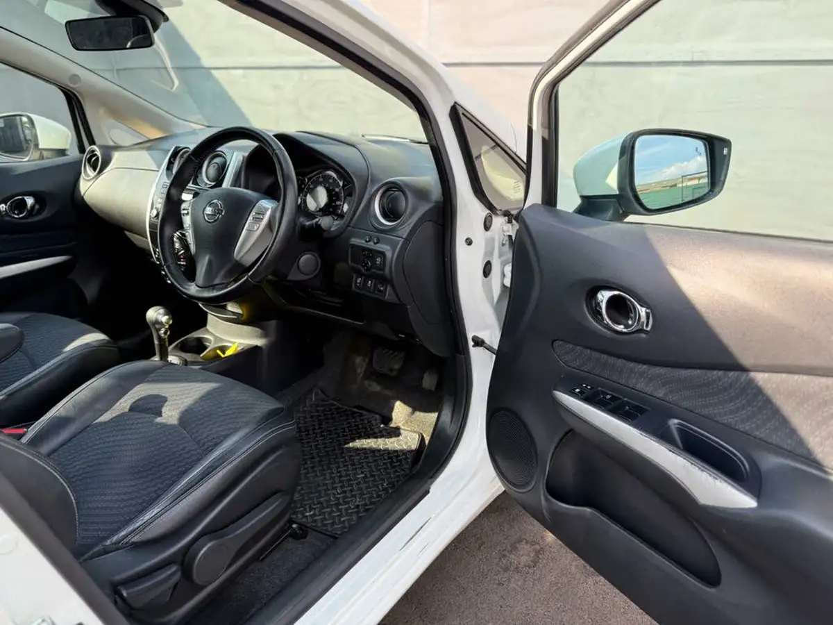 2014-nissan-note-12-tekna-cvt-big-11