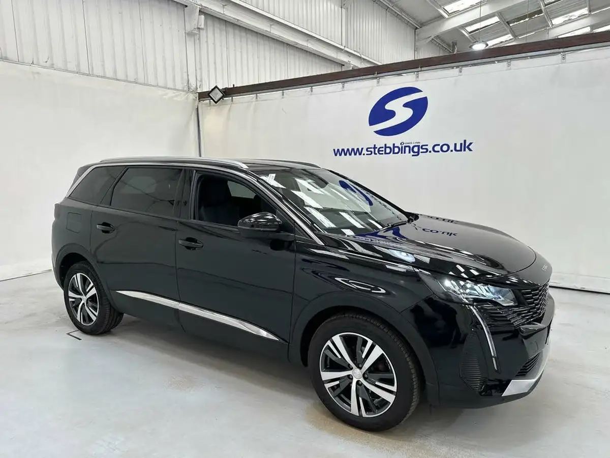 2023-peugeot-5008-suv-12-puretech-allure-premium-eat8-big-1
