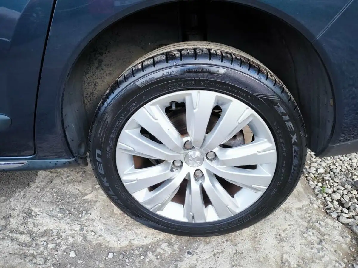 2014-peugeot-3008-crossover-16hdi-active-big-25