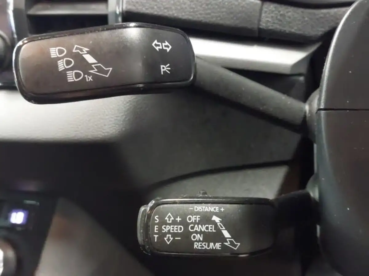 2020-skoda-karoq-15-tsi-se-technology-big-13