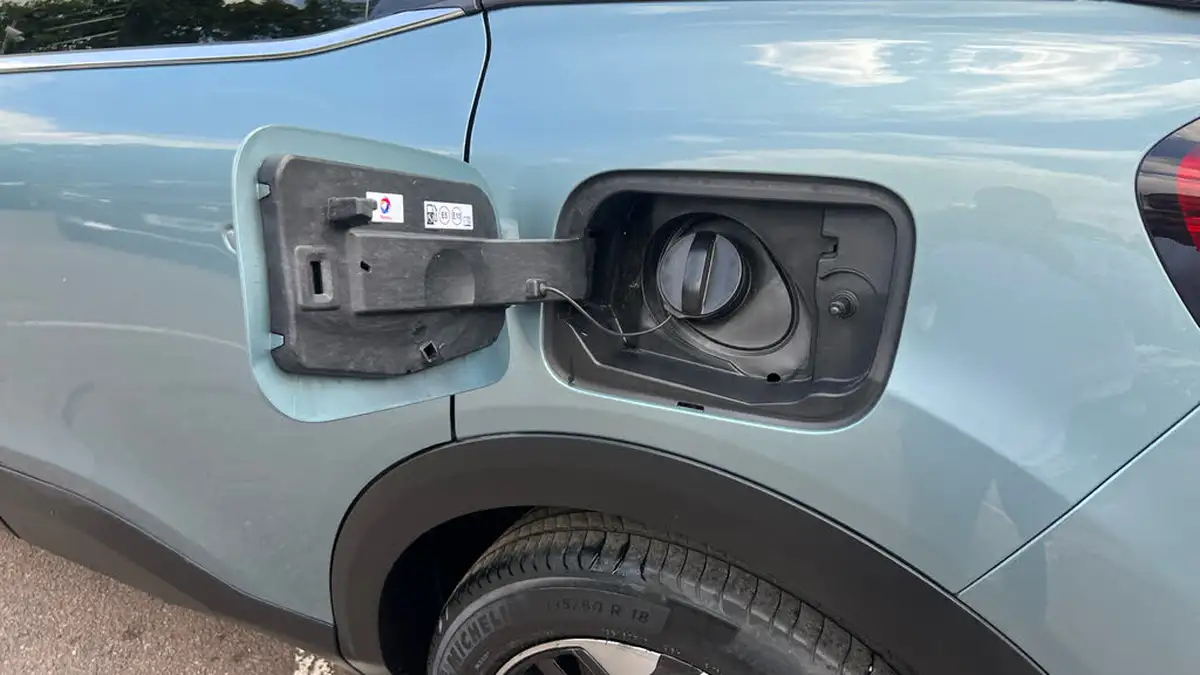 2021-citroen-c4-12-puretech-shine-130ps-big-48