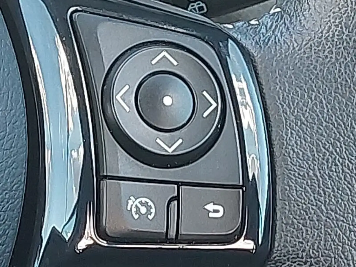 2020-toyota-yaris-10-vvt-i-icon-big-10