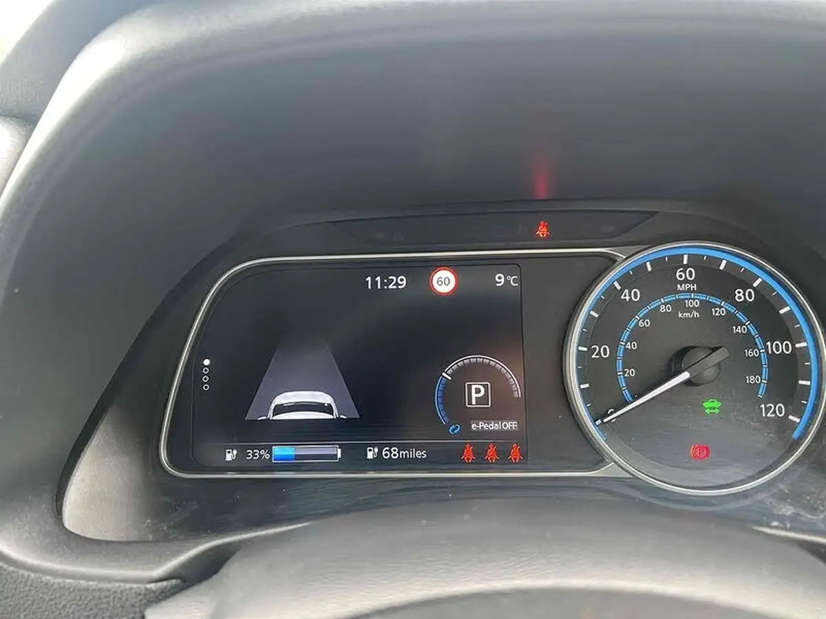 2022-nissan-leaf-e-e-tekna-big-44