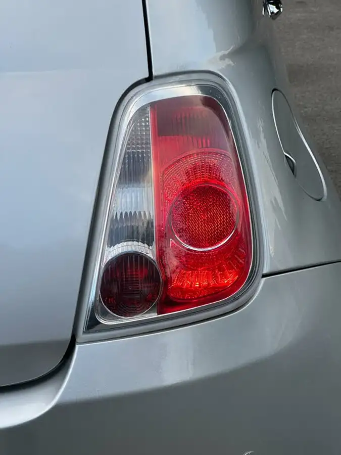 2011-fiat-500-12-lounge-big-27
