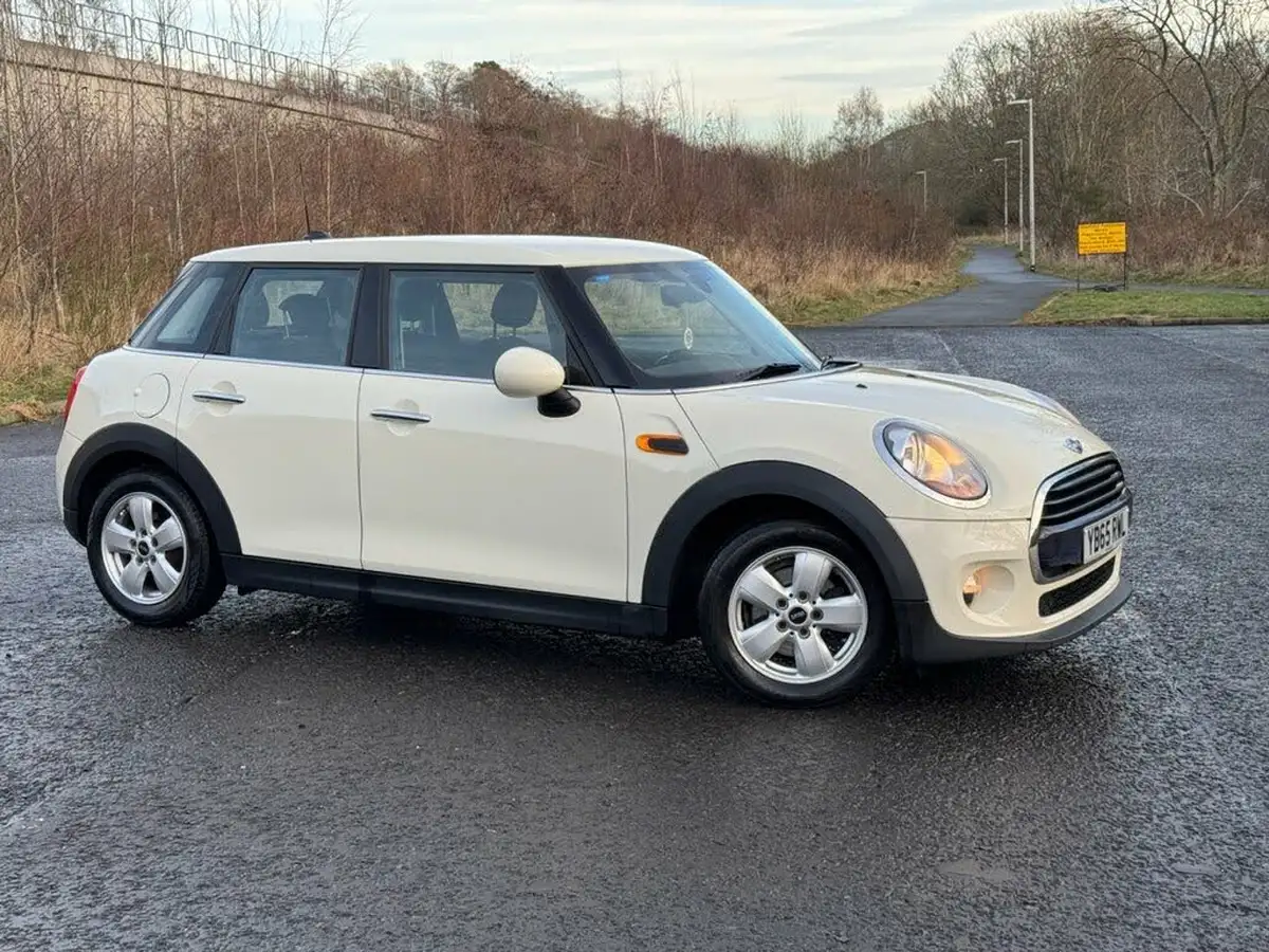 2015-mini-cooper-15-cooper-5d-big-3