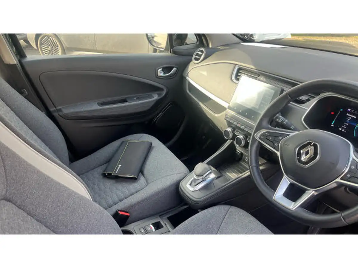 2021-renault-zoe-e-iconic-135ps-r135ev50-rapid-charge-big-11