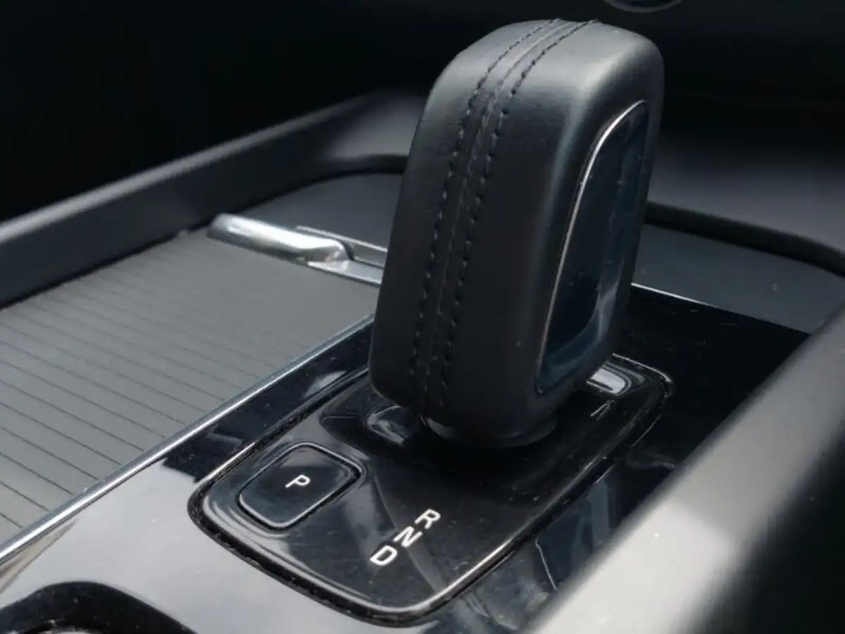 2020-volvo-xc60-20-b5-momentum-big-11