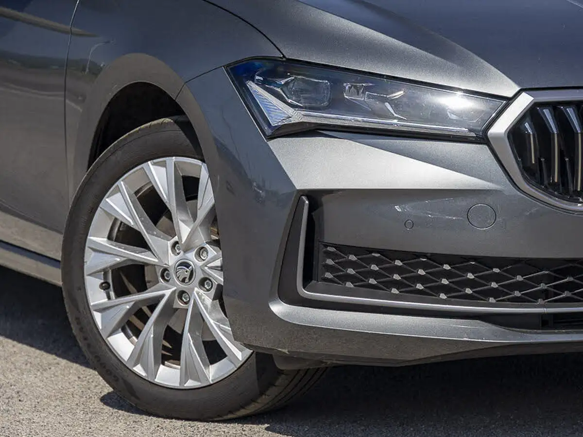2024-skoda-superb-big-19