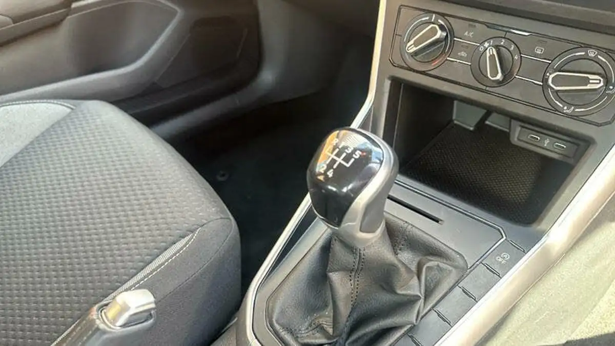 2022-volkswagen-polo-10-tsi-life-big-27