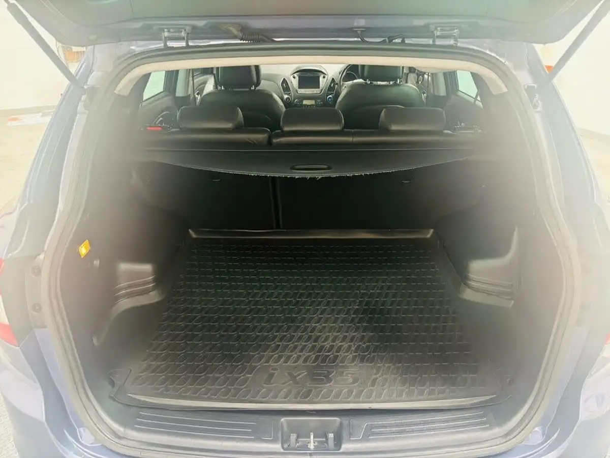 2014-hyundai-ix35-17td-premium-115ps-panorama-big-23