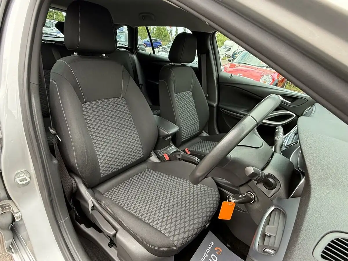 2021-vauxhall-astra-12-turbo-business-edition-nav-130ps-estate-big-37