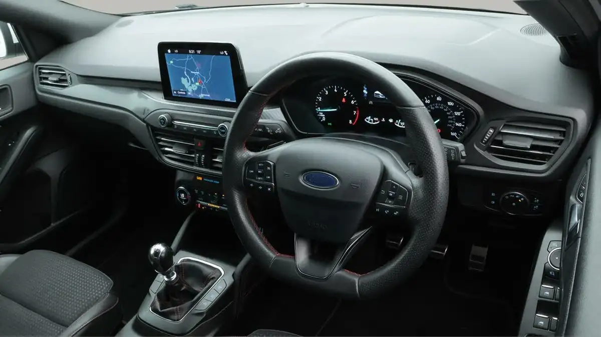 2019-ford-focus-10t-st-line-x-hatchback-big-9