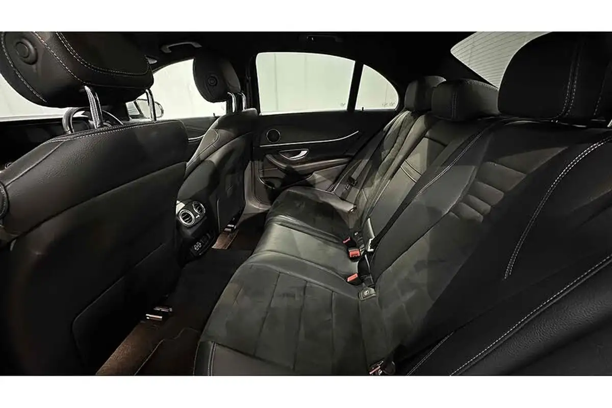 2020-mercedes-benz-e-class-20d-e300de-amg-line-premium-eq-power-saloon-4d-big-23