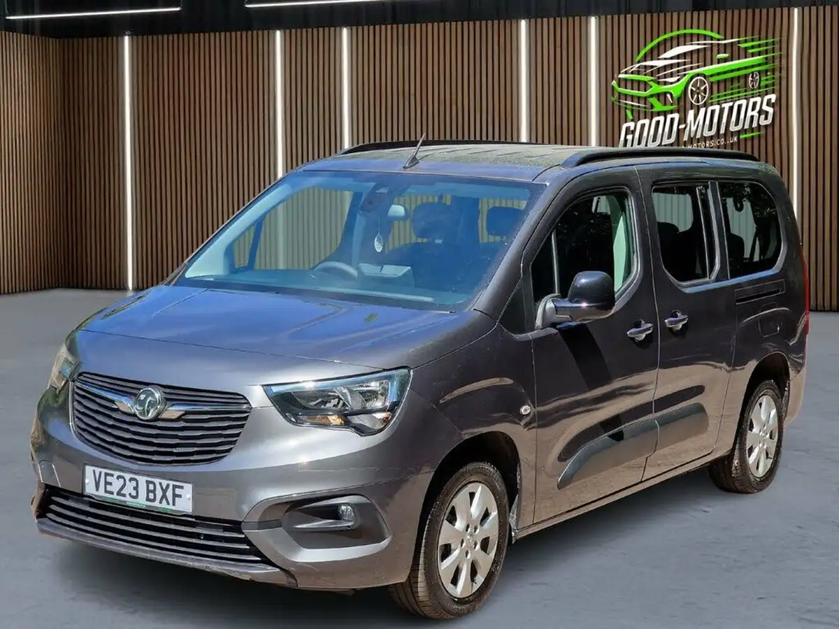 2023-vauxhall-combo-life-e-design-xl-big-4