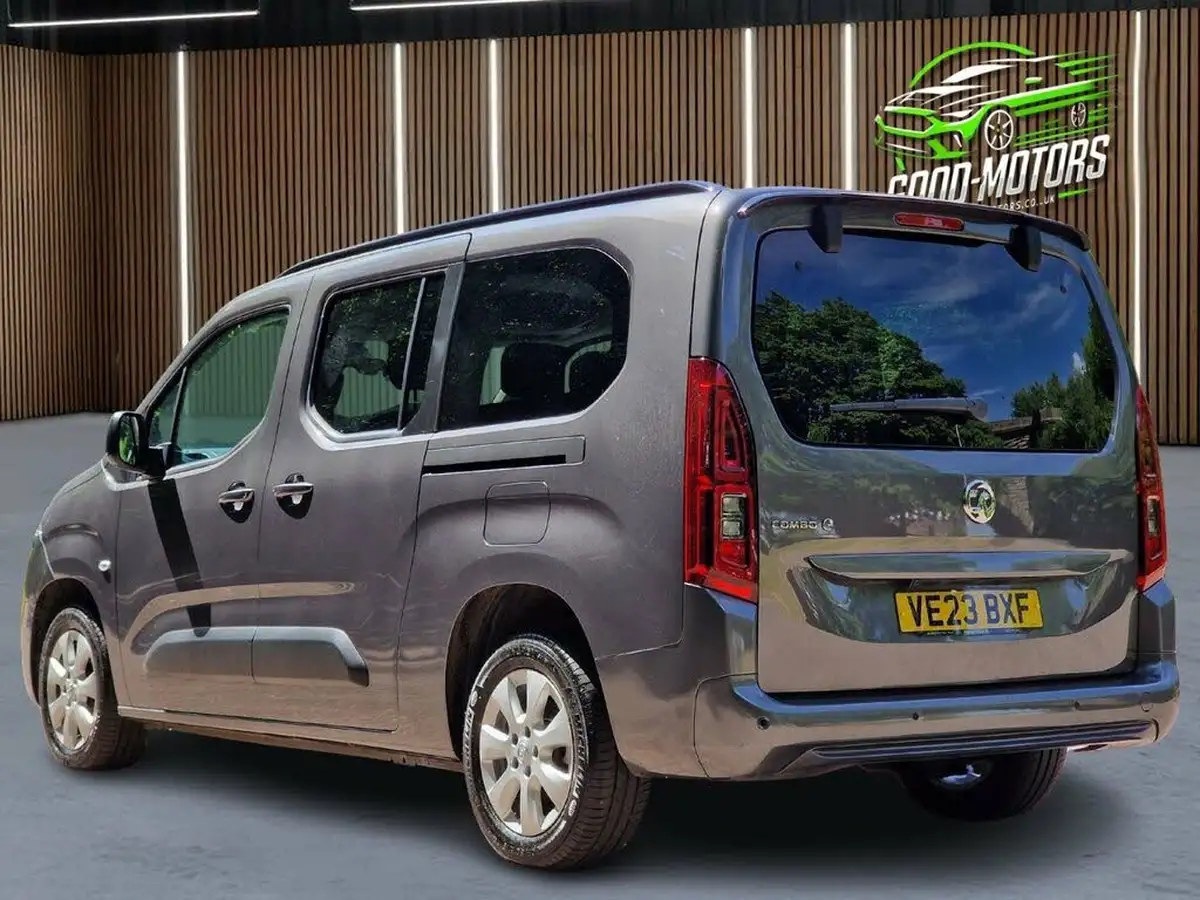 2023-vauxhall-combo-life-e-design-xl-big-8