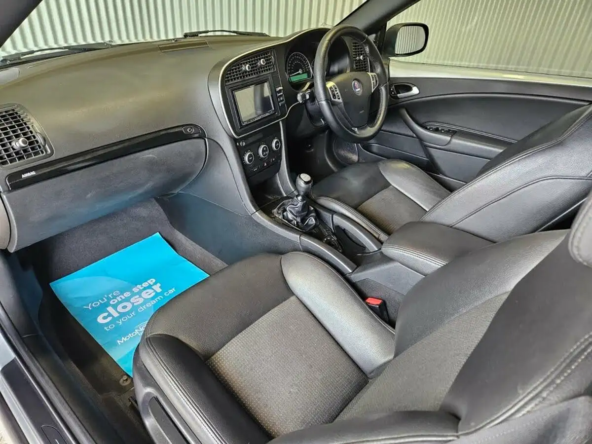 2010-saab-9-3-big-24