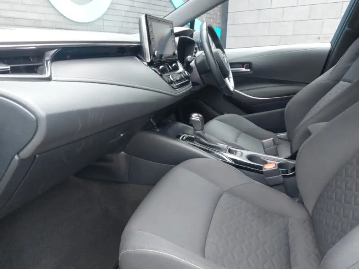 2022-toyota-corolla-18-vvt-i-icon-120bhp-trk-hatchback-5d-big-4
