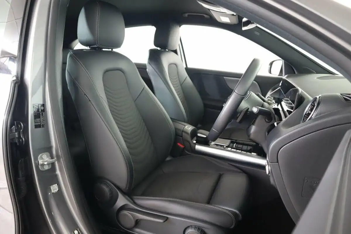 2023-mercedes-benz-gla-class-13-gla-200-sport-executive-station-wagon-big-13