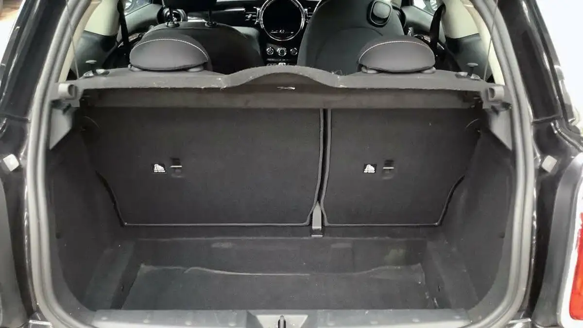 2021-mini-cooper-15-cooper-classic-hatchback-3d-big-11