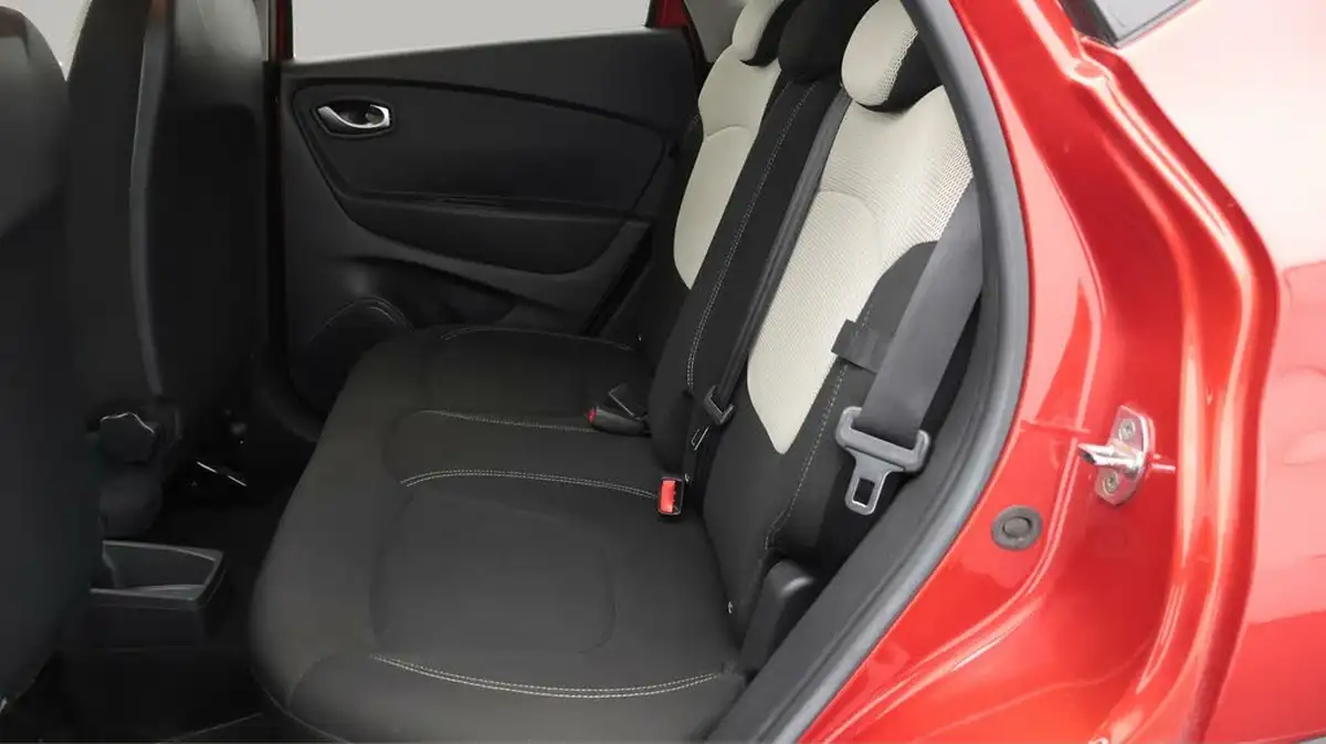 2019-renault-captur-09-tce-iconic-big-16