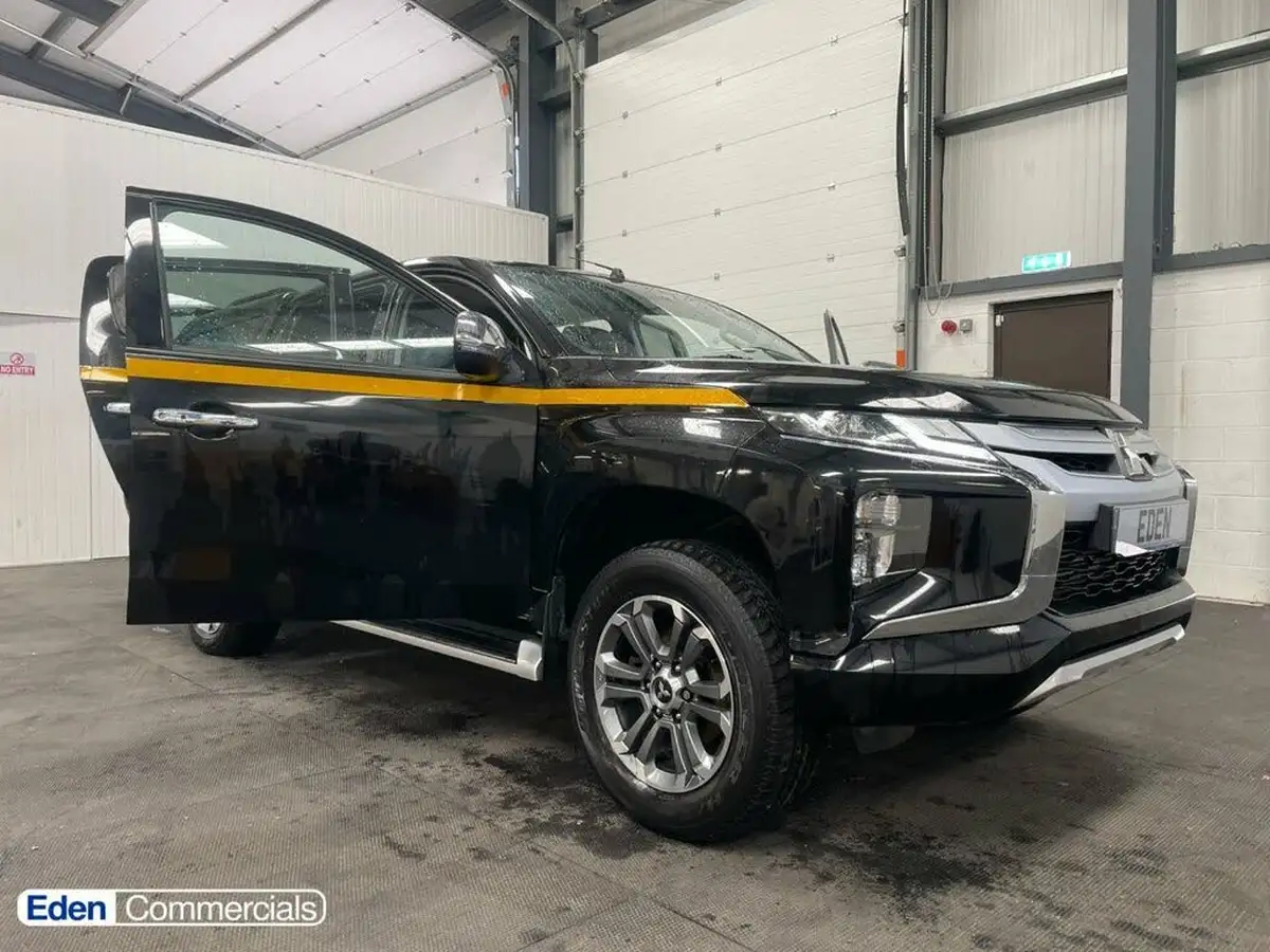 2020-mitsubishi-l200-22di-d-warrior-big-15