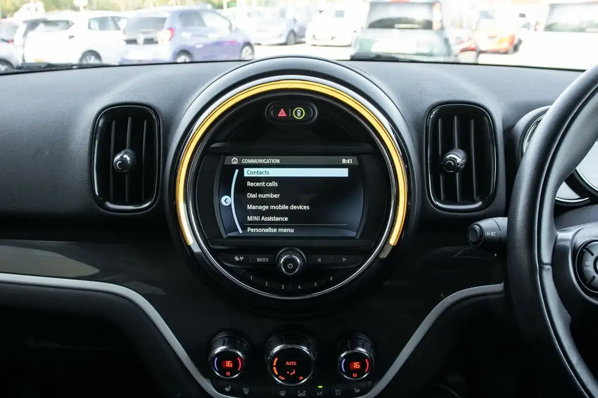 2018-mini-countryman-20-cooper-s-ss-big-25