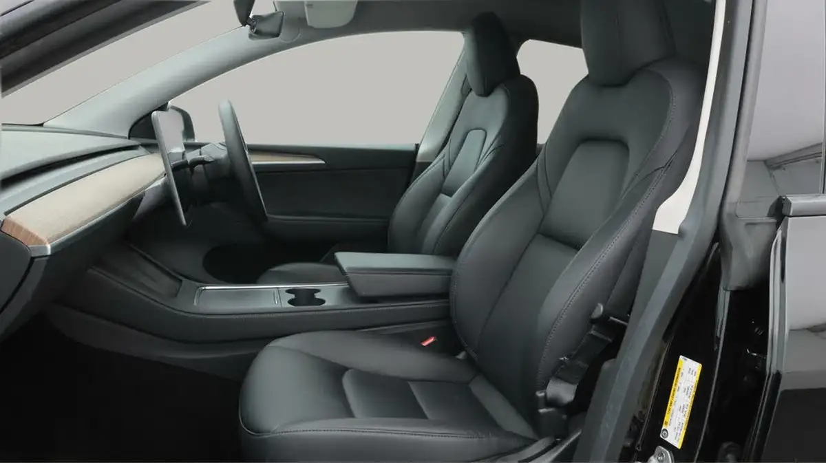 2022-tesla-model-y-e-long-range-big-14