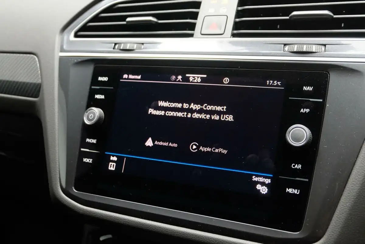 2024-volkswagen-tiguan-allspace-20-tsi-r-line-245ps-evo-big-32