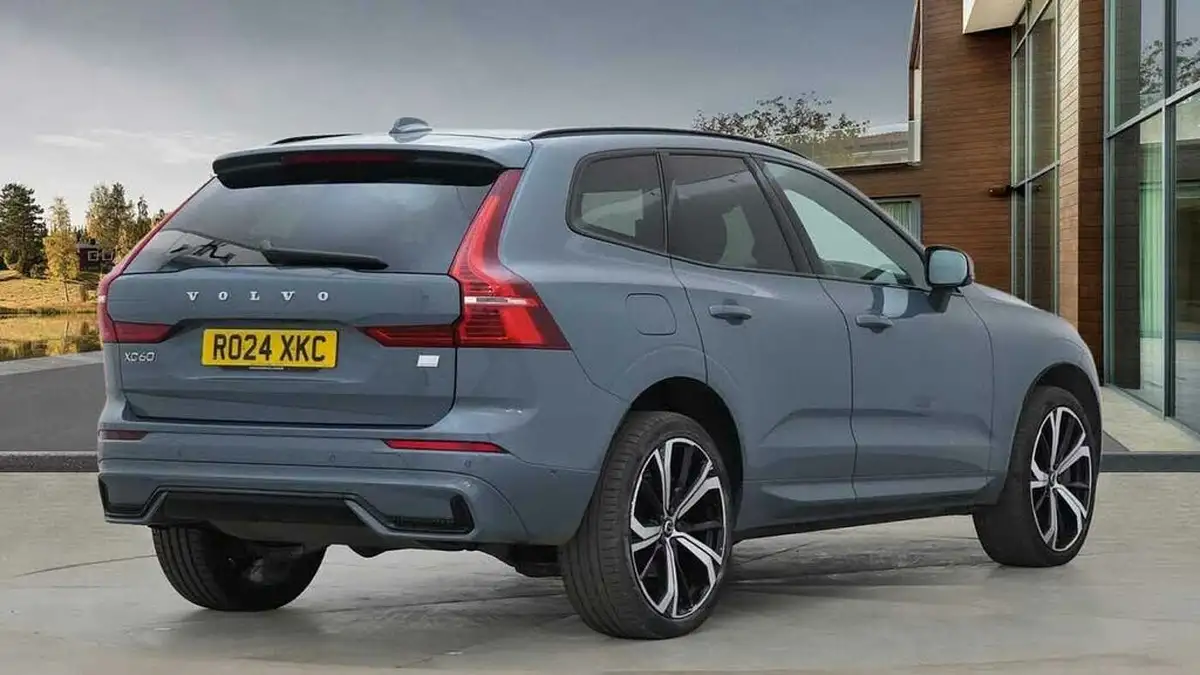 2024-volvo-xc60-20-t8-ultimate-dark-big-2