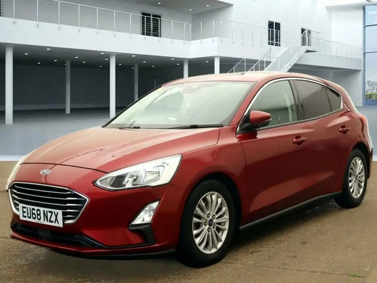 2018-ford-focus-20-titanium-hatchback-auto-big-1