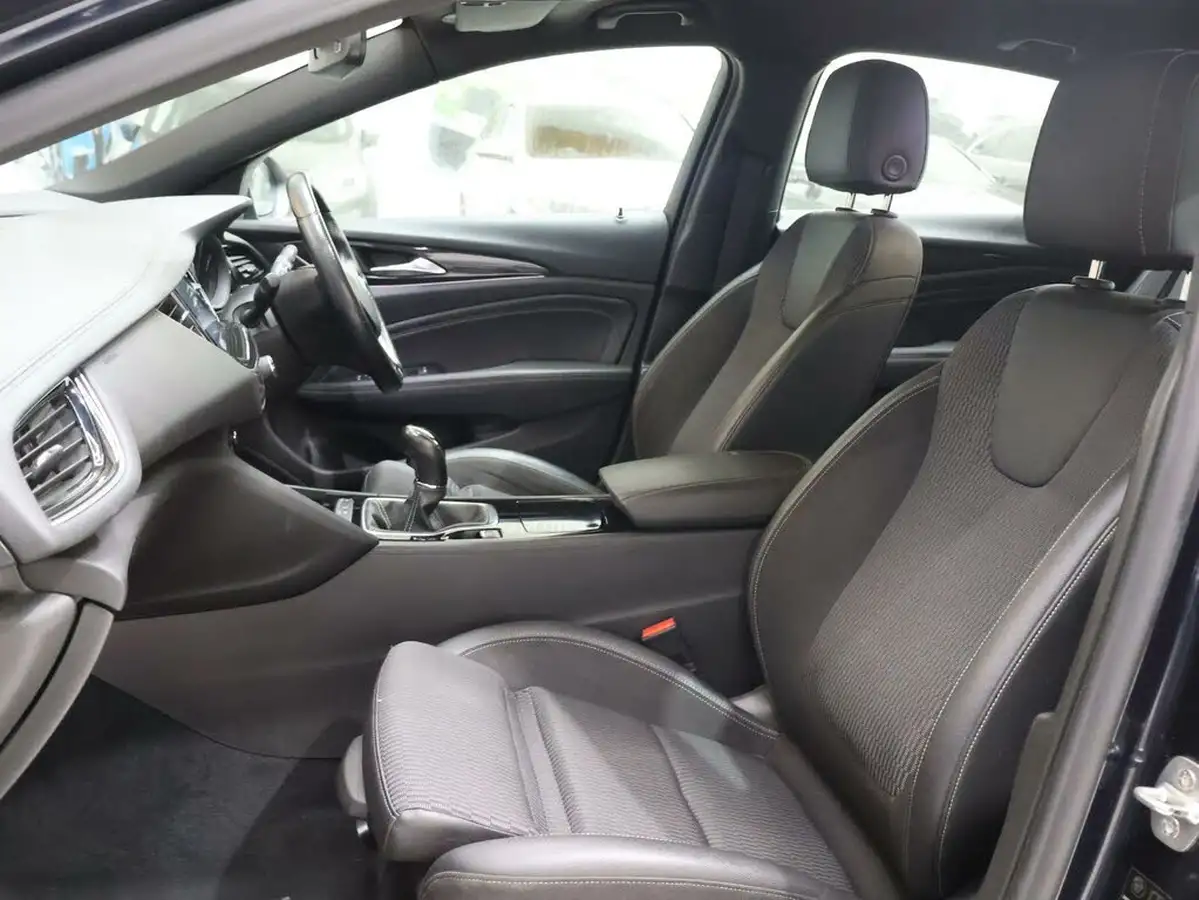 2018-vauxhall-insignia-grand-sport-20td-sri-vx-line-nav-big-15