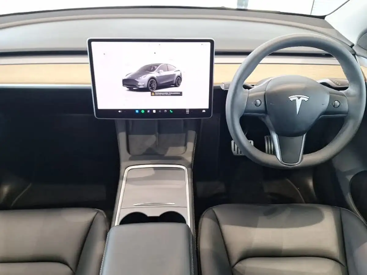 2023-tesla-model-y-e-performance-big-2