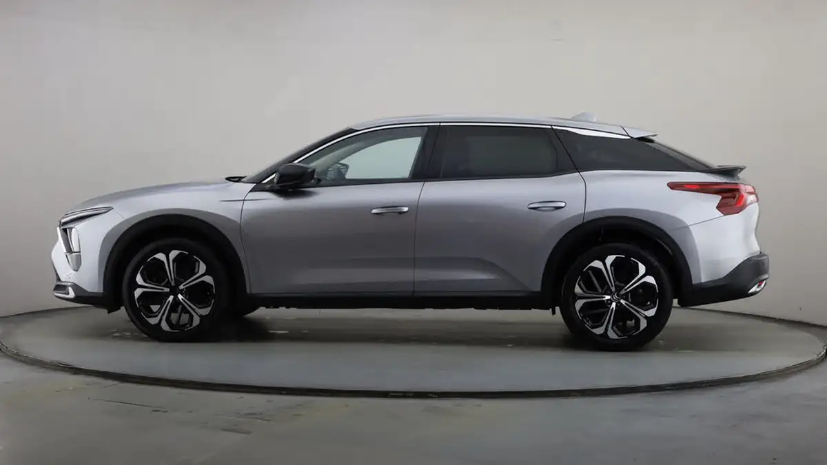 2023-citroen-c5-x-12-puretech-shine-big-13