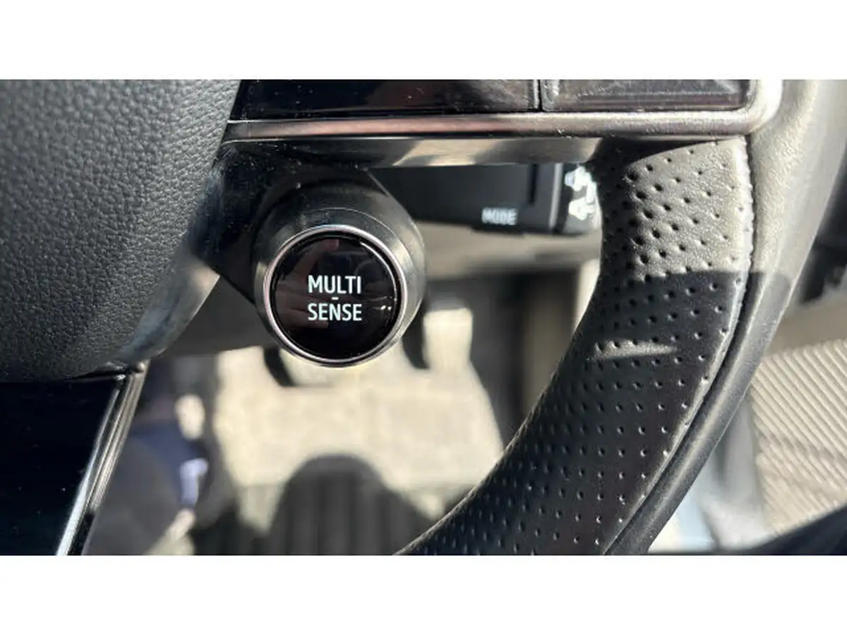 2023-renault-megane-e-tech-e-techno-big-26