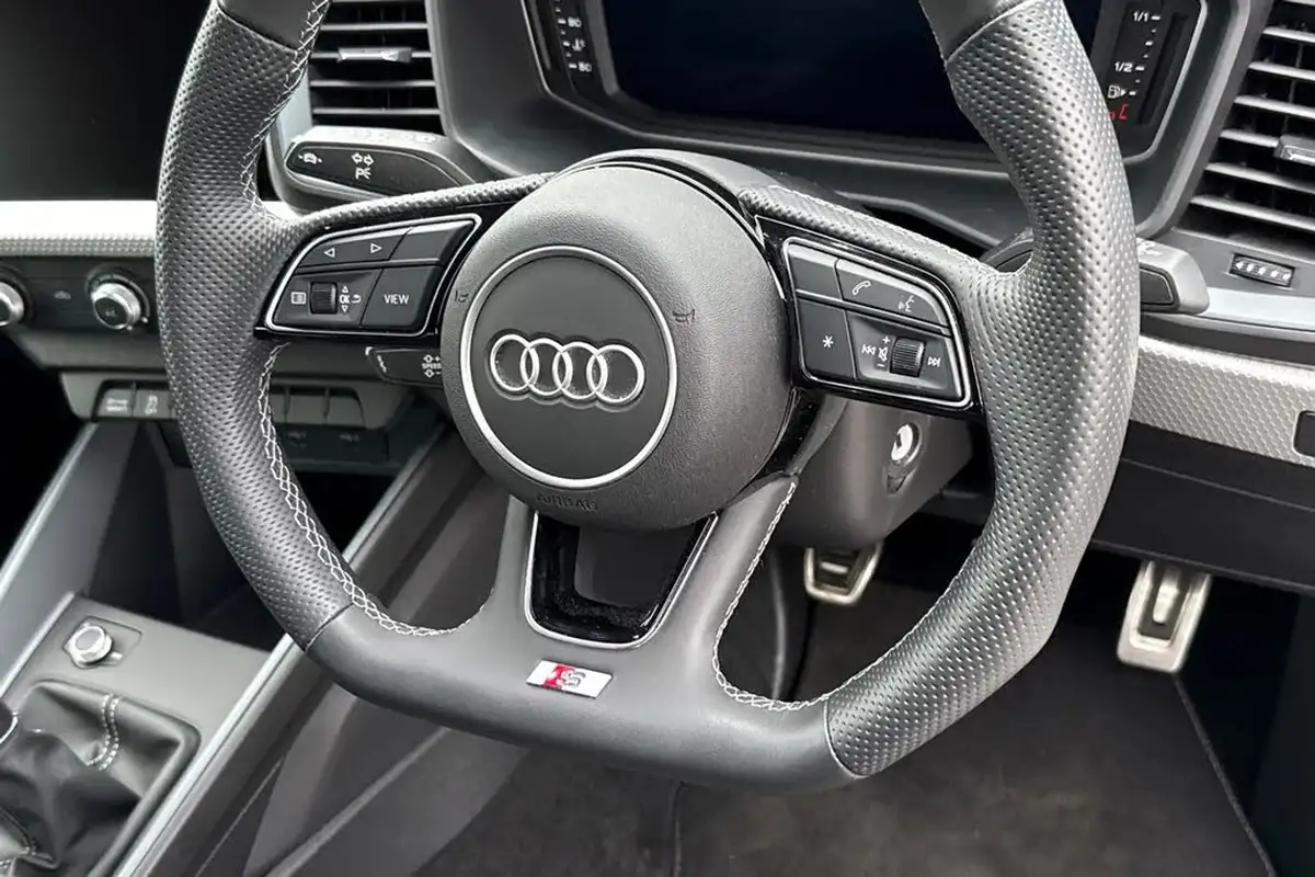 2023-audi-a1-10-30-tfsi-s-line-big-30