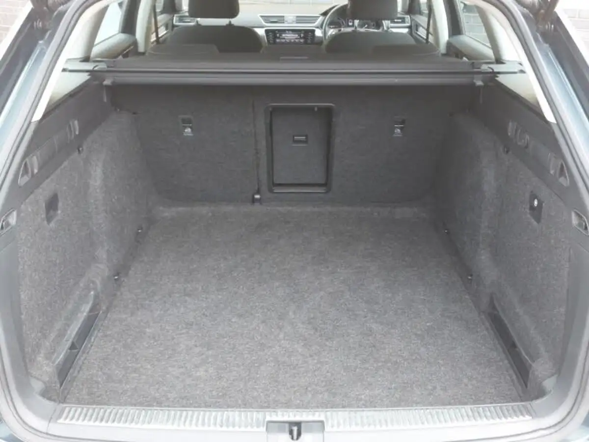 2021-skoda-superb-20tdi-se-150ps-estate-big-7