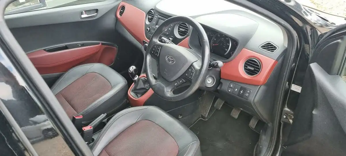 2014-hyundai-i10-12-premium-big-8