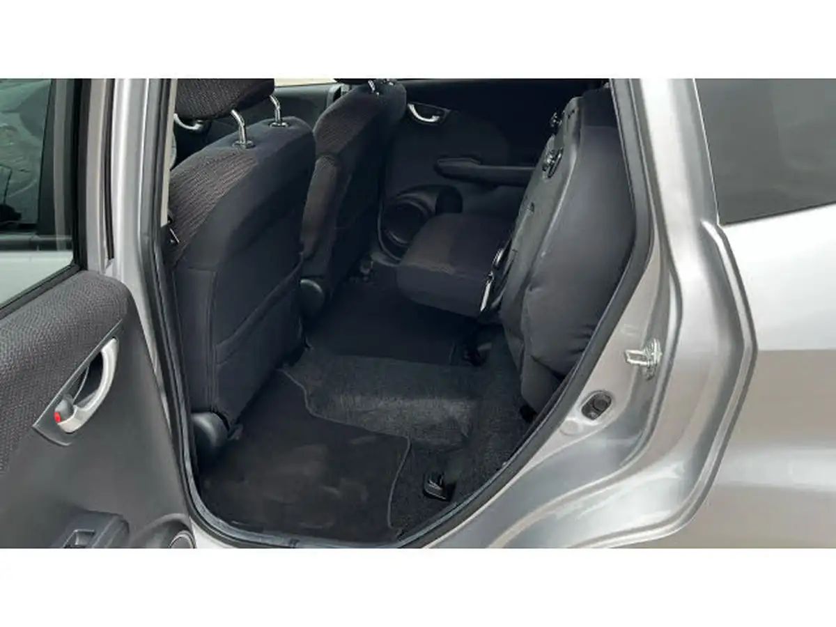 2013-honda-jazz-14-es-plus-cvt-big-31