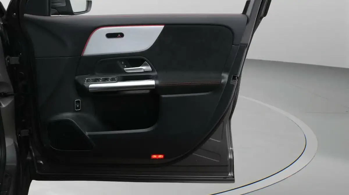2021-mercedes-benz-eqa-e-eqa-250-amg-line-big-15