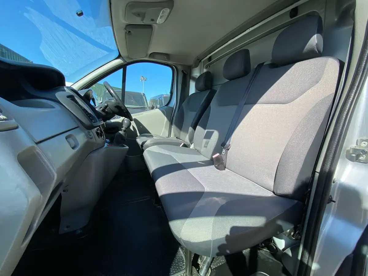2010-renault-trafic-20td-ll29dci-115-20dci-ll29-phase-3-sat-nav-panel-van-big-55