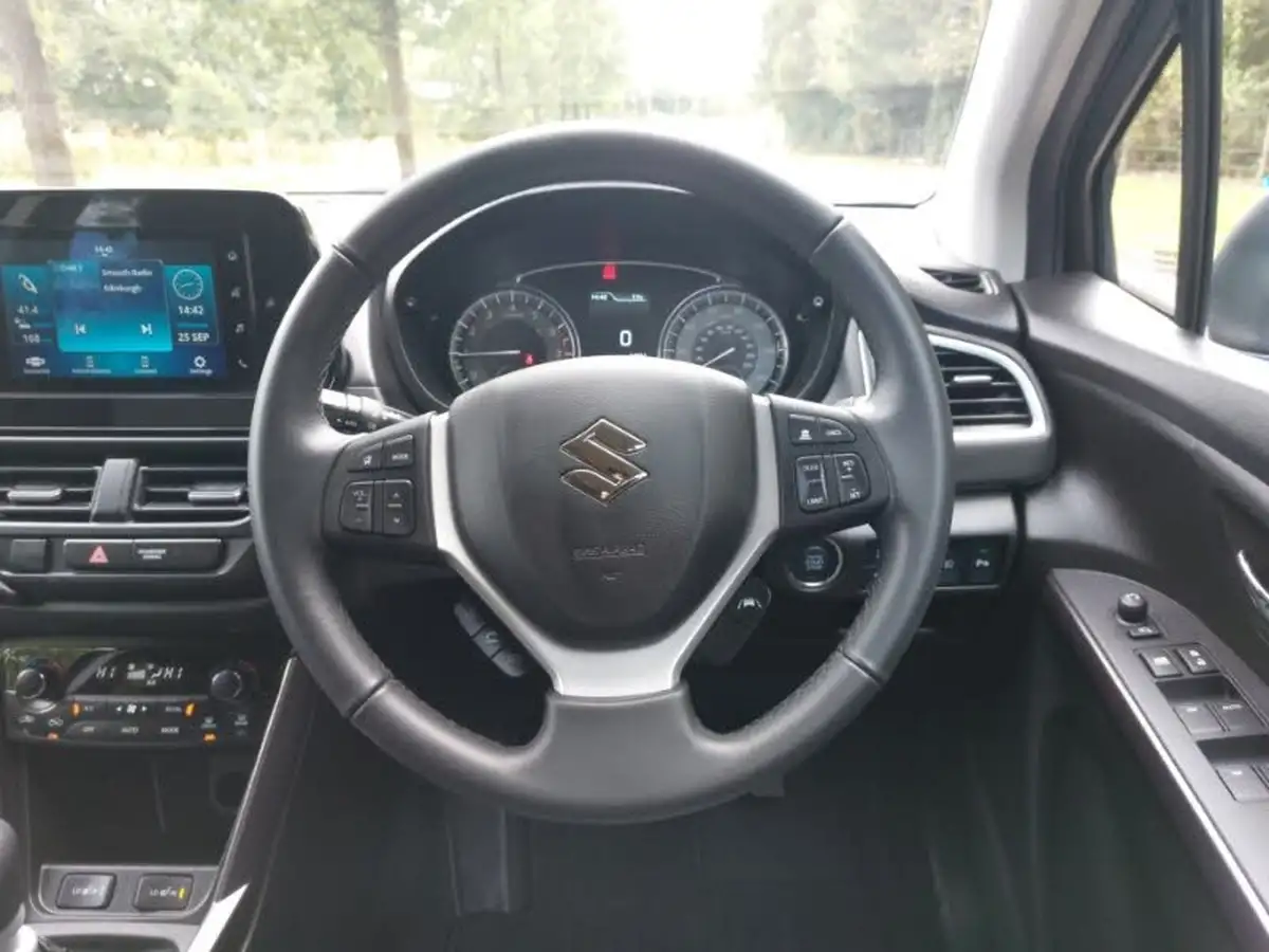2023-suzuki-s-cross-14-boosterjet-motion-big-6